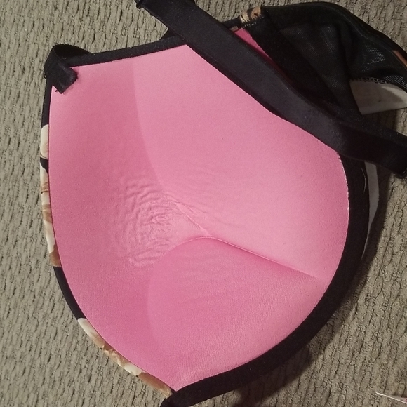 VS Pink Super Push Up Bra - Picture 6 of 10